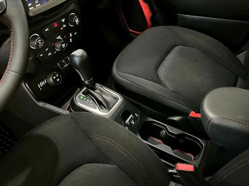 Used 2023 Jeep Renegade Trailhawk image 16