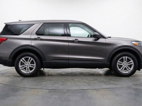 Used 2024 Ford Explorer XLT w/ Equipment Group 202A image 11