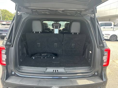 Used 2024 Ford Expedition Limited AWD/4WD image 27
