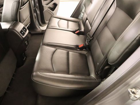 Used 2024 GMC Terrain SLT image 12