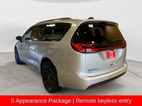 New 2026 Chrysler Pacifica Select w/ S Appearance Package image 3