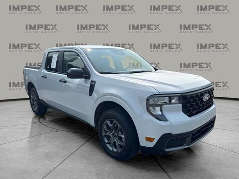 Used 2025 Ford Maverick XLT w/ Equipment Group 301A AWD/4WD image 5