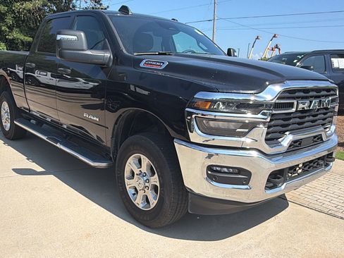 Used 2026 RAM 2500 Big Horn AWD/4WD image 5
