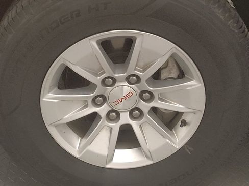 Used 2020 GMC Sierra 1500 SLE w/ SLE Value Package image 31