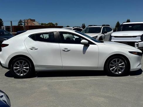 Used 2021 MAZDA MAZDA3 s FWD image 2