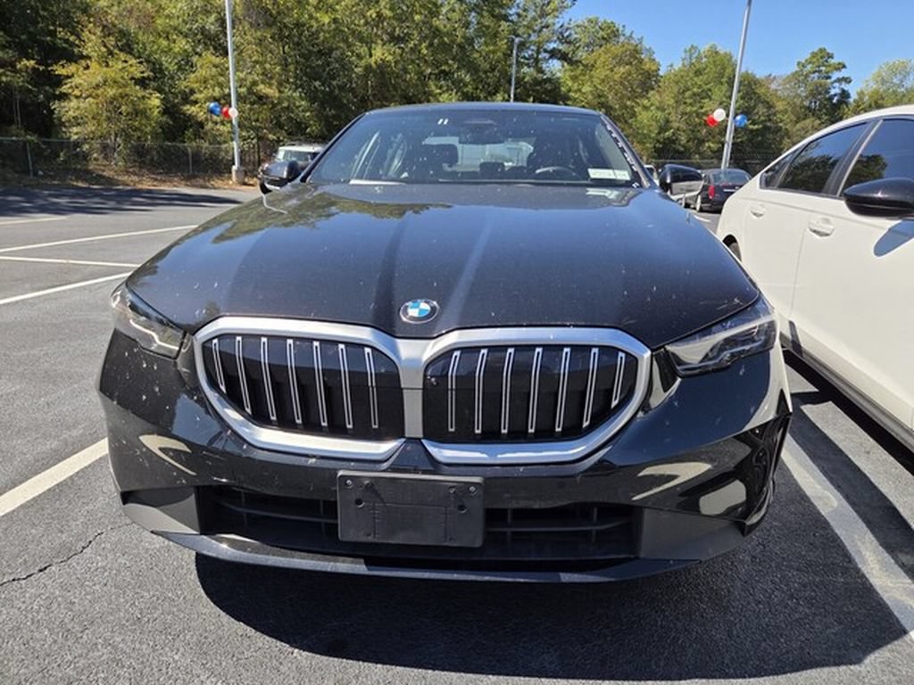 Used 2026 BMW 530i xDrive AWD/4WD image 2