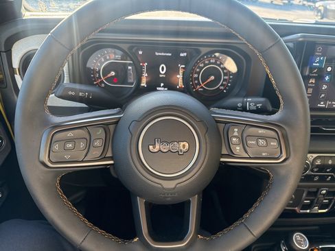 Certified 2024 Jeep Gladiator Sport image 19