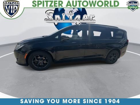 Used 2018 Chrysler Pacifica Limited w/ S Appearance Package FWD image 6