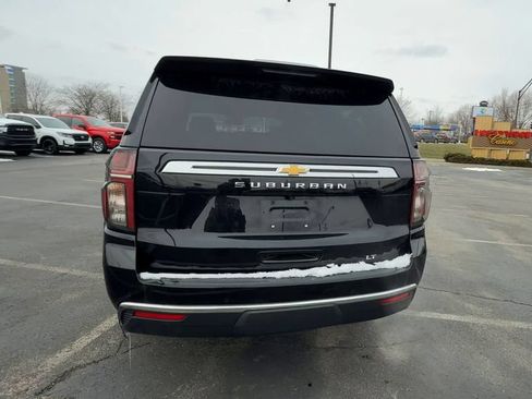 Used 2023 Chevrolet Suburban LT RWD image 7