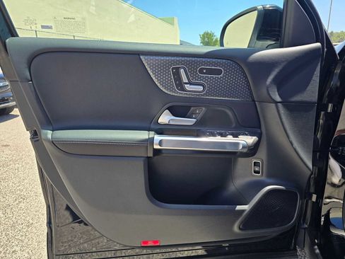 Used 2026 Mercedes-Benz GLB 250 4MATIC image 19