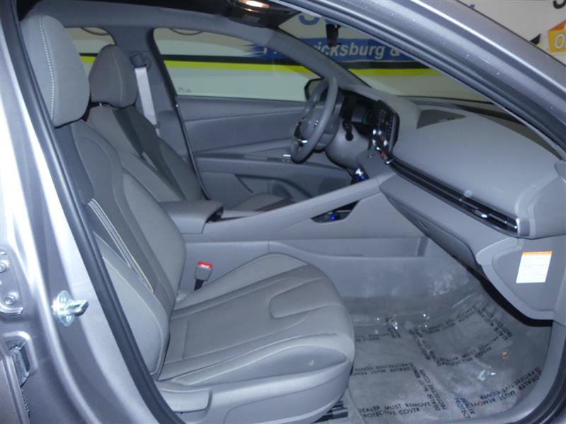 Used 2026 Hyundai Elantra Hybrid FWD image 7