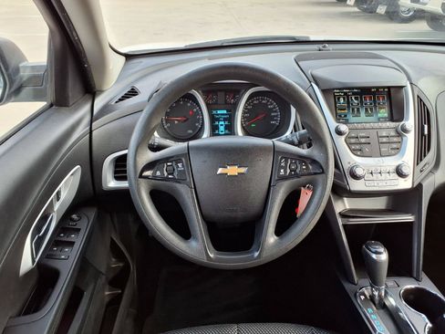 Used 2017 Chevrolet Equinox LS FWD image 15