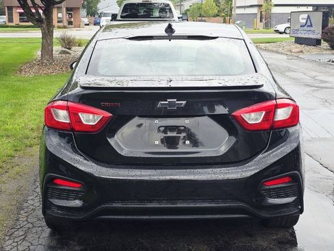 Used 2018 Chevrolet Cruze LT w/ Redline Edition FWD image 5