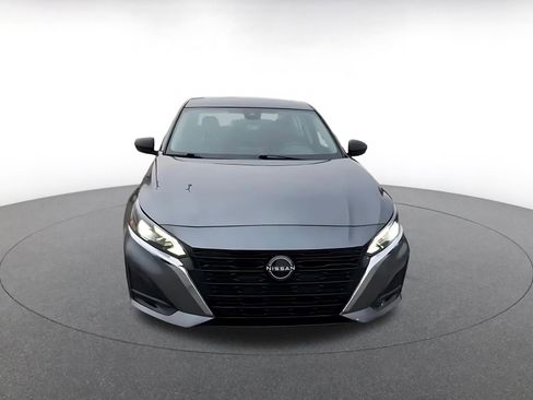 Used 2025 Nissan Altima 2.5 SV image 4