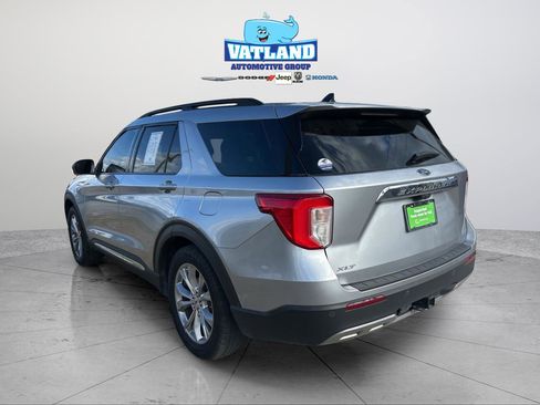 Used 2021 Ford Explorer XLT w/ Equipment Group 202A image 3