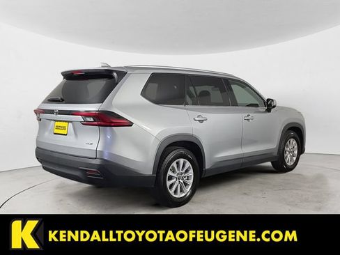 Used 2025 Toyota Grand Highlander AWD image 5