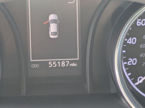Used 2018 Toyota Camry LE FWD image 9