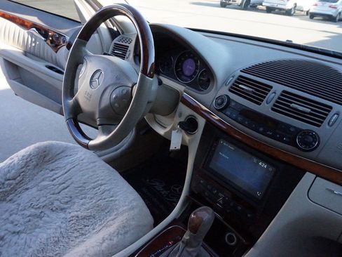 Used 2004 Mercedes-Benz E 500 4MATIC Wagon image 26