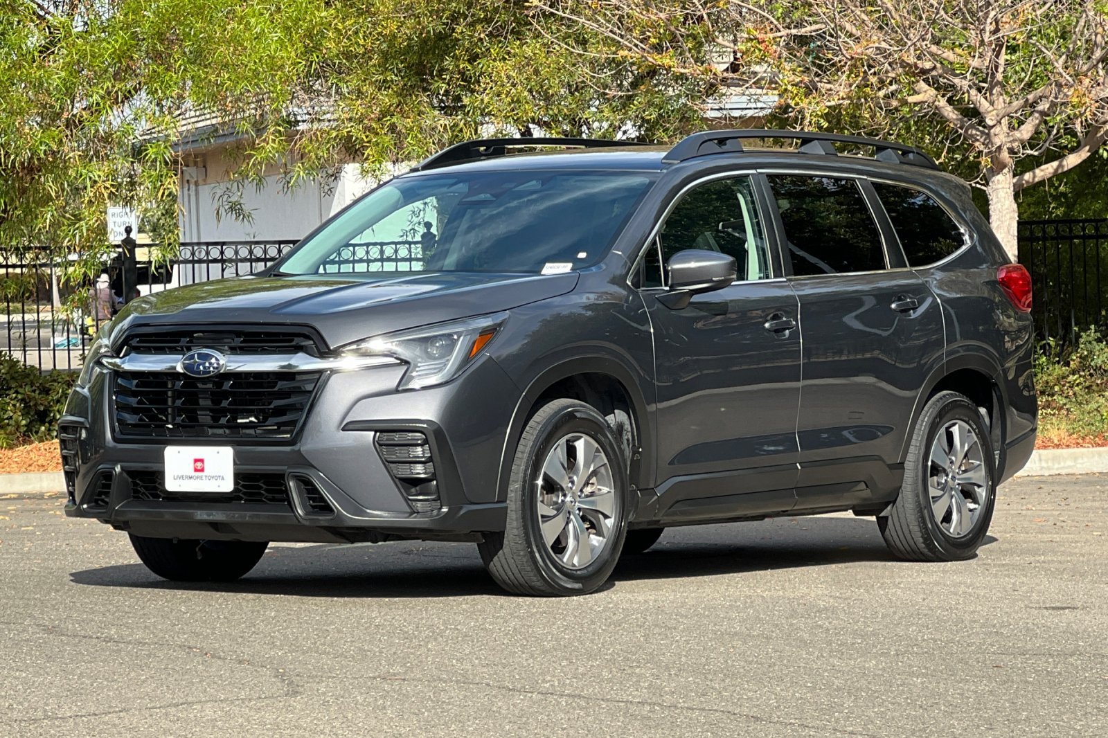 Used 2024 Subaru Ascent Premium w/ Convenience Package AWD/4WD image 8