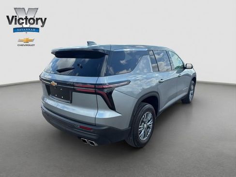 Used 2024 Chevrolet Traverse LS image 7