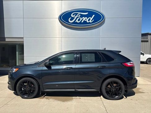 Used 2022 Ford Edge ST w/ Equipment Group 401A AWD/4WD image 3
