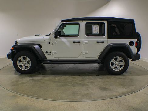 Used 2021 Jeep Wrangler Unlimited Sport AWD/4WD image 3