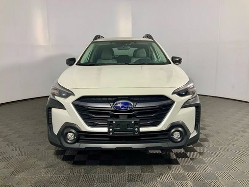 Used 2023 Subaru Outback Premium AWD/4WD image 4