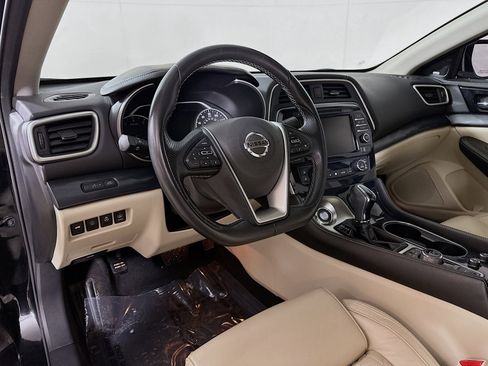 Used 2021 Nissan Maxima Platinum image 9