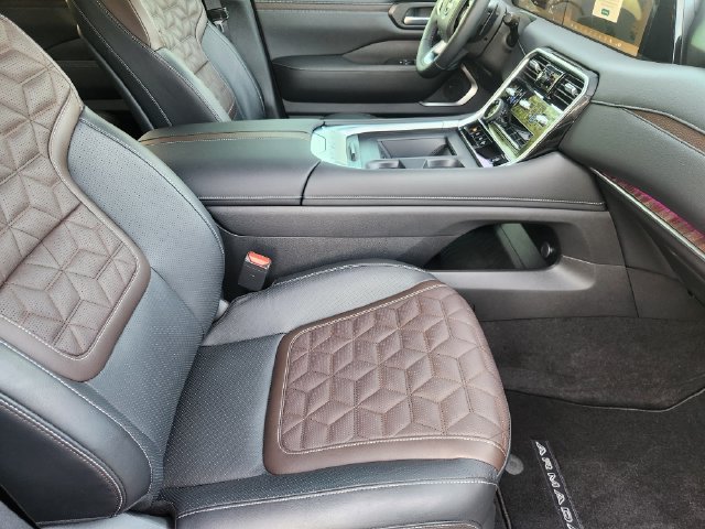 Used 2025 Nissan Armada Platinum RWD image 15
