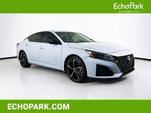 Used 2023 Nissan Altima 2.5 SR image 1