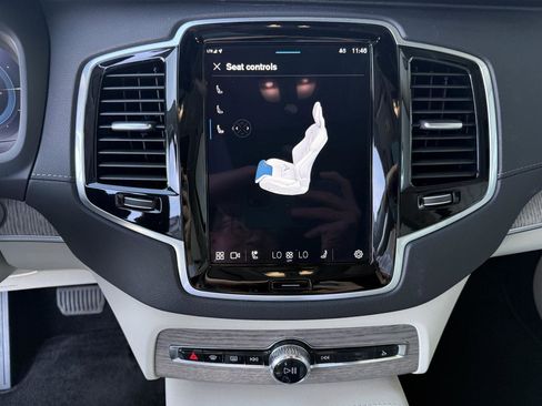 Used 2023 Volvo XC90 T8 Ultimate image 25