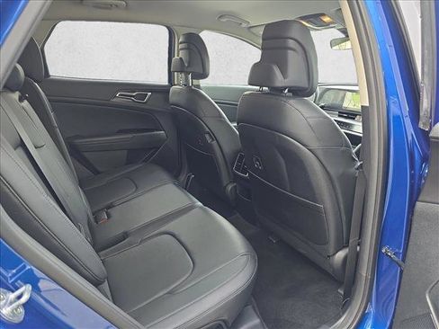 Used 2023 Kia Sportage EX image 11