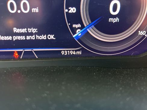 Used 2022 Volkswagen Atlas Cross Sport SEL R-Line image 20