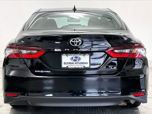 Used 2022 Toyota Camry LE image 4