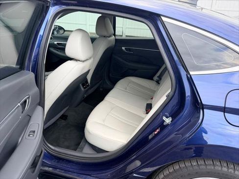 Used 2022 Hyundai Sonata Limited FWD image 16