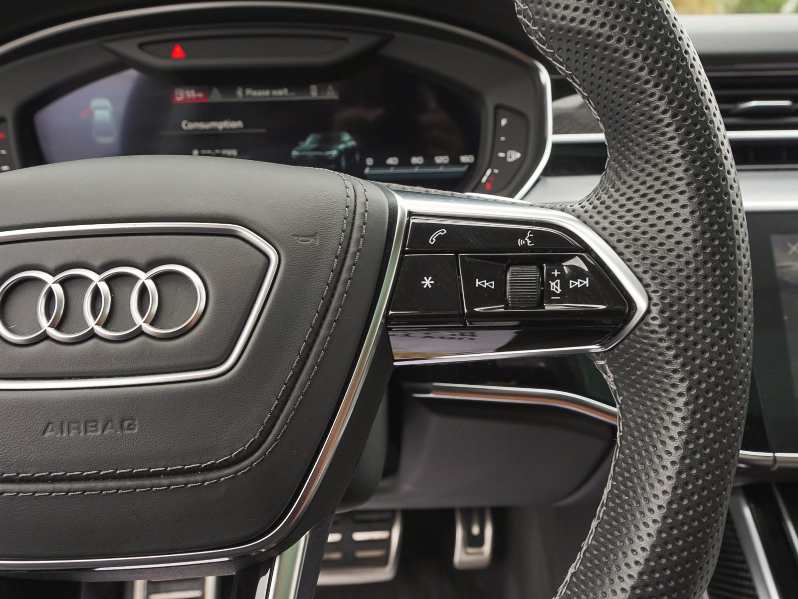 Used 2023 Audi S8 w/ S8 Comfort Plus Package AWD/4WD image 18