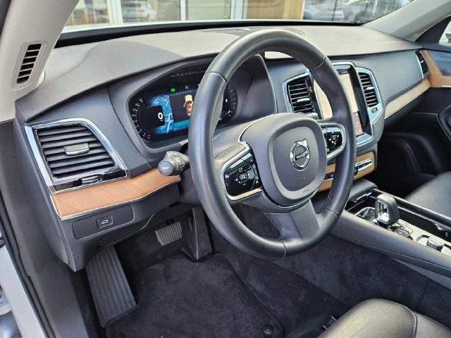 Used 2023 Volvo XC90 B6 Plus w/ Protection Package Premier AWD/4WD image 18