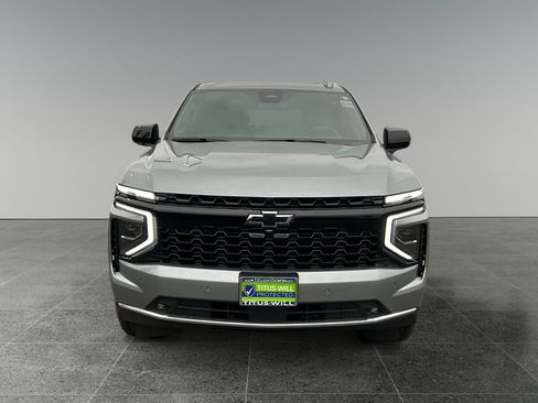 New 2026 Chevrolet Suburban Premier image 2