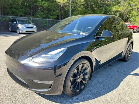 Used 2023 Tesla Model Y Long Range AWD/4WD image 3