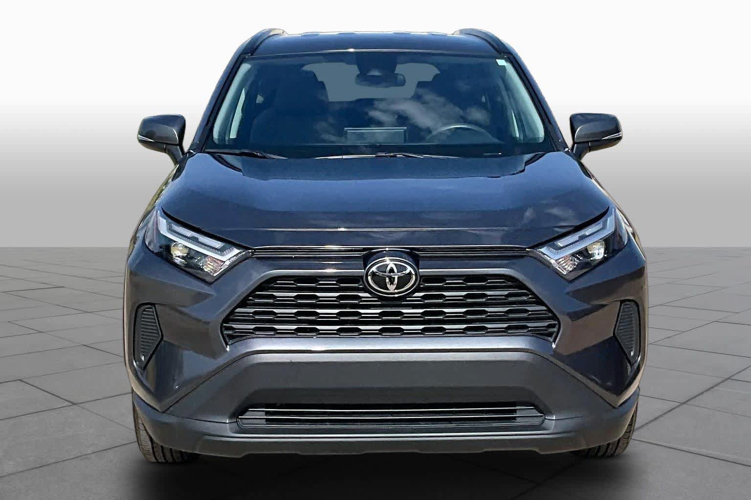 Used 2025 Toyota RAV4 XLE FWD image 4