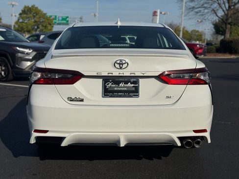 Used 2024 Toyota Camry SE image 11