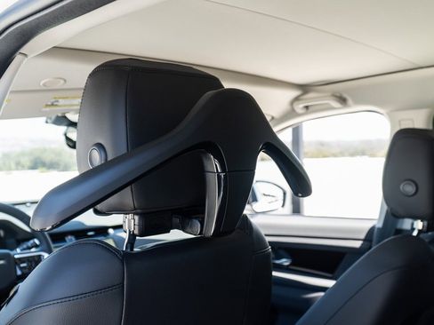 Used 2024 Land Rover Discovery Sport S image 23