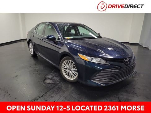 Used 2019 Toyota Camry XLE FWD image 1
