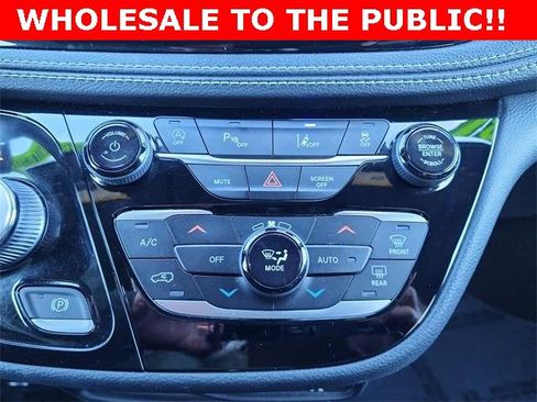 Used 2021 Chrysler Pacifica Touring-L w/ S Appearance Package image 25