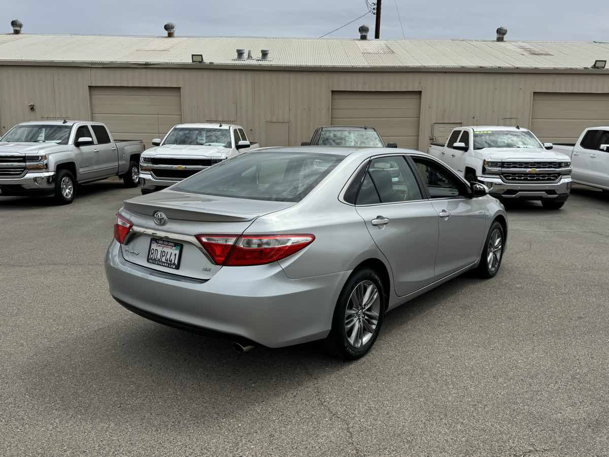 Used 2017 Toyota Camry SE FWD image 10