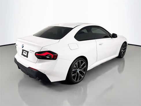 Used 2023 BMW 230i xDrive Coupe w/ Premium Package image 9