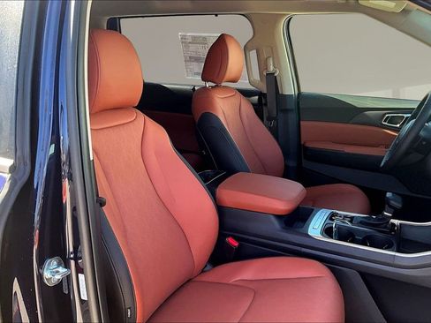 New 2026 Kia Carnival EX image 11