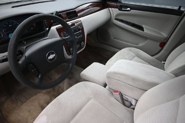 Used 2008 Chevrolet Impala LT FWD image 18
