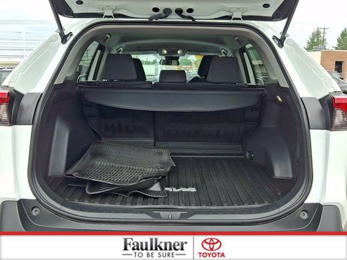 Used 2024 Toyota RAV4 LE AWD/4WD image 28