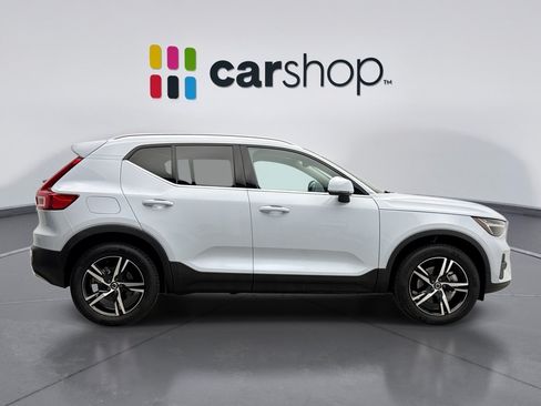 Used 2025 Volvo XC40 B5 Core AWD/4WD image 6